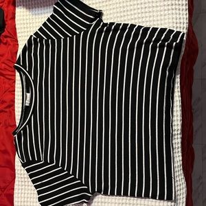 A black n white strip t-shirt